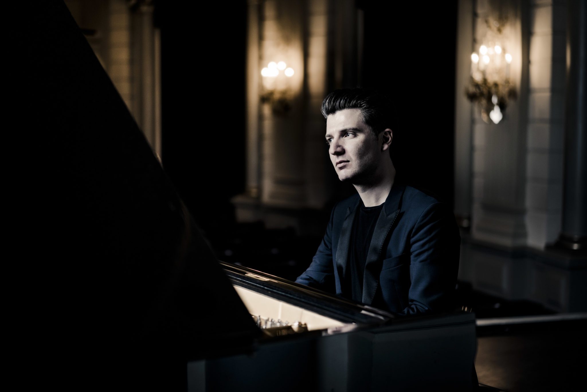 Alessio Bax Pianist<br />
Photo: Marco Borggreve